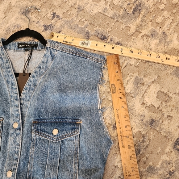 NWT BLANK NYC Womens Sleeveless Denim Belted cropped Jumpsuit. size medium. - Picture 14 of 16